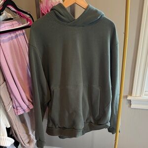 Lululemon Men's Green Hoodie Sweater